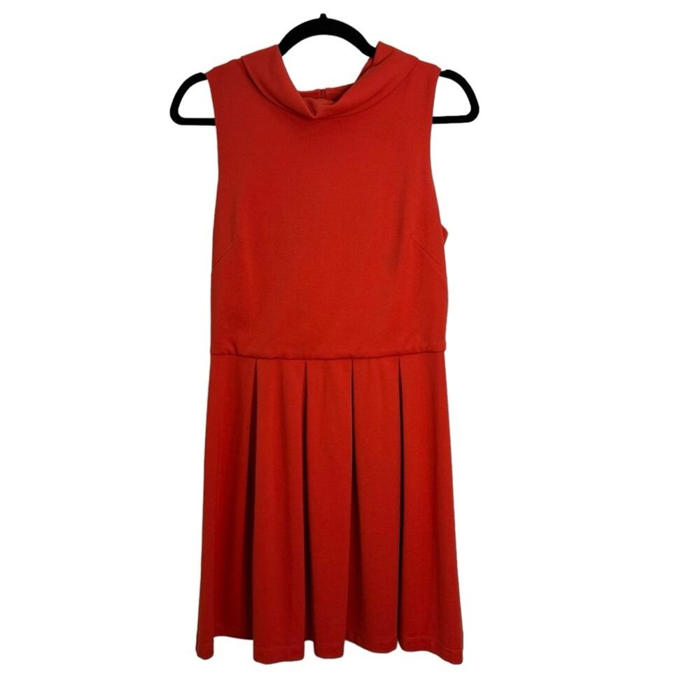 Alice & Trixie Red Sleeveless Back Collar Pleated Dress